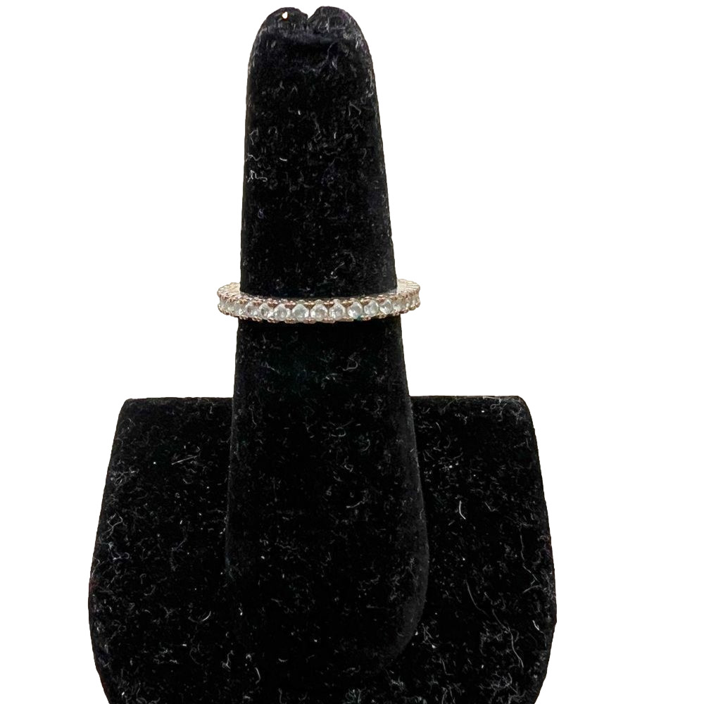 🍭6/$30 Jewel studded ring band - size 6